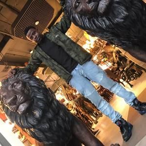 Meet your Posher, Wayne